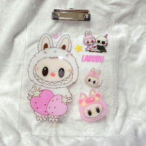 แผ่นรองเขียนกระดาษ ขอบเนียน เรียบ ไม่คม ลายการ์ตูน A4 - อะคริลิคใส - ยึดเอกสารได้แน่น ไม่หลุดร่วงง่าย แถบมีไม้บรรทัด - ขนาด 23x32 cm.