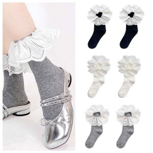 A4QUT Phong cách ballet Tất Ruffle Thêu trắng Ống giữa Tất ngắn Thấm hút mồ hôi Hình dạng lá sen Đồ lót nữ Mùa xuân mùa hè