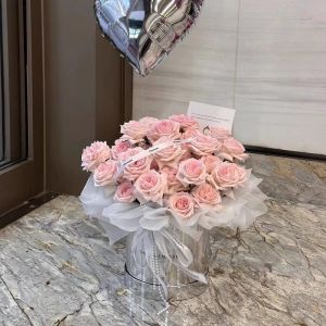 33 Preserved Flower Artificial Soap Flower Cappuccino Rose Hug Bucket | High-End Bouquet | Best Friends Birthday Gift | Valentines Day Gift | Gift for Girls