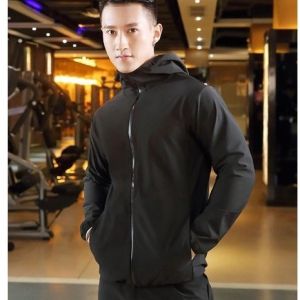 ผู้ชายซาวน่าสูทออกกำลังกายเหงื่อลดน้ำหนัก