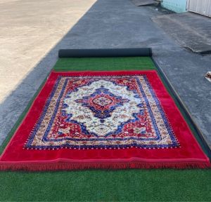 พรมกำมะหยี่ขนาด 2x3 เมตร ความหนา 8 มม. ให้ความหรูหราและนุ่มสบาย เหมาะสำหรับการตกแต่งบ้าน ไม่ว่าจะวางในห้องนอน ห้องนั่งเล่น หรือพื้นที่พิเศษอื่น ๆ ลวดลายคลาสสิก เพิ่มเสน่ห์ให้กับบ้านของคุณ ทำจากวัสดุกำมะหยี่คุณภาพสูง สัมผัสนุ่มเท้า