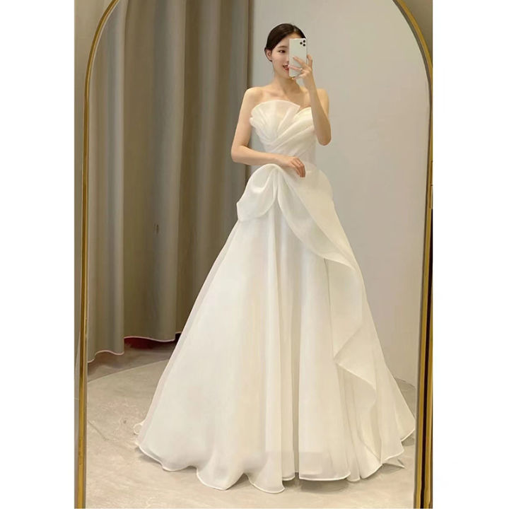 Váy cưới đơn giản phong cách hàn quốc | Cô dâu, Váy cưới, Thời trang