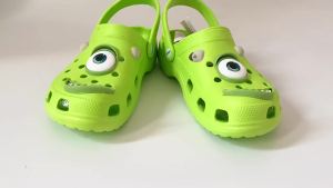 crocs2025 The new cartoon series of hole-punch shoes from Monster Power suitable for both children and adults includes hole-punch shoes and sandals.