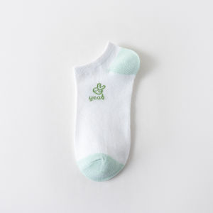 MPKS109 Kaos Kaki Wanita Pendek Semata Kaki Kaos Kaki Putih Hijau Ankle Shock Kaos Kaki Motif Garis Alpukat