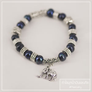สร้อยข้อมือมุกน้ําจืดเต็มวง [มุกสีน้ําเงิน] สลับเงินลายโบราณ ห้อยจี้รูปช้างไทย | กําไลเงินมุกแฟชั่น by Pearl.elry