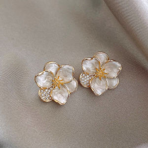 Elegant and Exquisite Petal Circle Stud Earrings For Woman 2023 New Classic Jewelry Luxury Party Girls Earrings