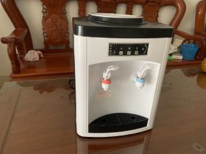 Máy Nước Nóng Để Bàn Mini Tiết Kiệm Năng Lượng Có Đèn LED
