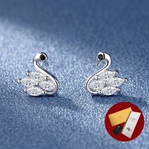 Diamcity (Free Gra Certificate) S925 Anting Pejantan Perak Hadiah Hari Moissanite Swan Valentine Wanita