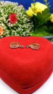 Anting Japit Permata Baris 1 Titanium Gold Perhiasan Fashion Wanita Anti Luntur