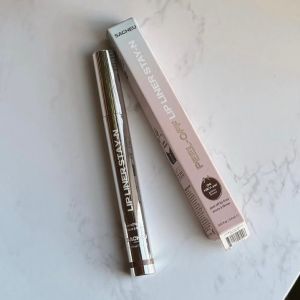 [BILL US] Son viền môi lâu trôi SACHEU Lip Liner Stay-N Peel-Off Lip Stain - ▪️ Sản phẩm được thiết kế để thay thế chì kẻ viền môi truyền thống bằng cách tạo ra một lớp màu tint định hình cho môi và lâu trôi.