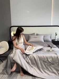 Summer quilt made of washable ice silk and Tencel air conditioning quilt ice silk summer quilt four-piece set washable by hand and machine