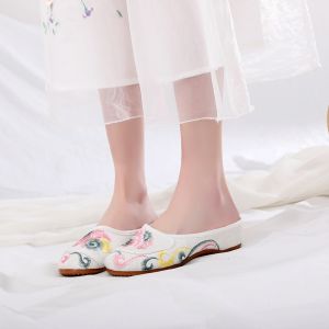Free Shipping Spring And Summer WomenS Slippers Featuring Ethnic Patterns Embroidered Designs And A Fashionable Comfortable Style Perfect For Indoor Wear.These Slippers Also Offer A Slight Height Increase And Are Designed As Single Slippers