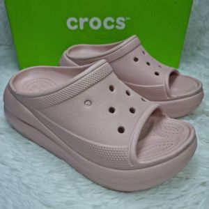 %Promotion สินปี% Crocs Classic Crush Slide (สัง1คู่Free 4Jibbitzs=100฿) มี4สี รองเท้าแตะสวมผู้หญิง รองเท้าหัวโตผู้หญิง รองเท้าส้นสูงผู้หญิง รองเท้าส้นตึก เบานิ่มใส่สบาย พร้อมส่งในไทย 1-3 วันได้รับของ