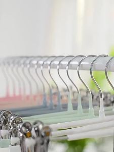 ไม้แขวนกางเกง คลิปกางเกง ไม้แขวนเสื้อ สำหรับเก็บกางเกง ใช้ในบ้าน ไม่ทิ้งรอย ไม่ลื่น พลาสติกเคลือบ แขวนเสื้อผ้า คลิปกระโปรงสแตนเลส ราวตากผ้า [ จัดส่งฟรี ]