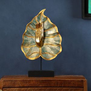 ใบโพธิบนฐาน ไม้แกะสลัก สีเขียวทอง มือทองตั้งโต๊ะ สไตล์ไทย ของตกแต่งโรงแรม บ้าน