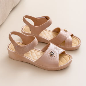 [Free Shipping] Summer sandals for mothers suitable for outdoor wear with soft soles and wedge heels for middle-aged and elderly women non-slip versatile and elegant