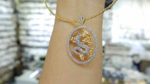 โช๊คเกอร์พร้อมจี้มังกรล้อมเพชร จี้นำโชค ลาภ เงินทอง ร่ำรวย มั่งคั่ง สีทอง24k โช๊คเกอร์18นิ้ว พร้อมส่ง