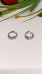 Anting Cantik Motif 8 Permata Titanium Silver Terlaris