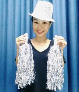 เลือกสีด้านใน (1 คู่มี 2 อัน) พู่เชียร์กีฬา สีเงา พู่ฟอยล์ พู่เชียร์ลีดเดอร์ พู่เชียร์ ปอมปอมเชียร์ กีฬาสี กองเชียร์ กิจกรรมกลางแจ้ง m24