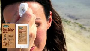 【Ready Stock】 WoodSleep Beef Tallow Sunscreen Stick SPF50+ – Mineral UV Protection Balm for Face & Body Water-Resistant Formula Nourishes & Soothes Skin 15g