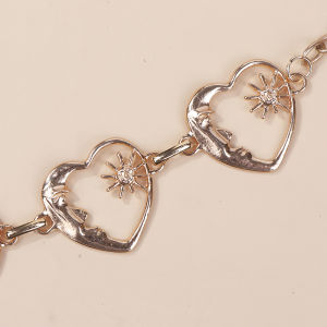 【จัดส่งภายใน 2-3 วัน】 PUNK hip hop สไตล์โกธิคมูนมูนเอวสูงเข็มขัดโลหะสำหรับผู้หญิงเดรสเครื่องประดับเข็มขัดโซ่เอว