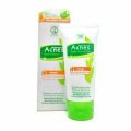 Acnes Natural Care Oil Control & Whitening Cream - 40g. 