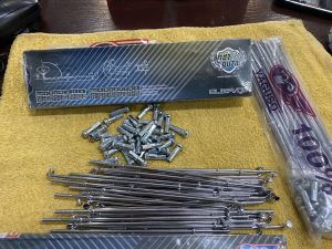 Căm yaguso crom mẫu chấm bi đủ size 157-184-149 thông dụng cho tất cả xe máy niềng 17 inch