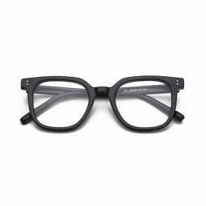 CHARMRAY Photochromic Anti-blue Light Eyeglasses for Women and Men Vintage Square Frame Glasses