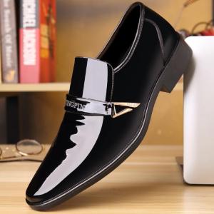 Mens Glossy Leather Shoes Luxury Crocodile Pattern Men Business Casual Dress Shoes Pull On Pointed toe Formal Shoes