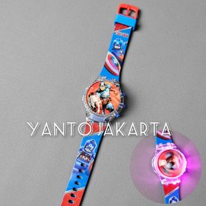 Jam anak laki laki musik spinner putar