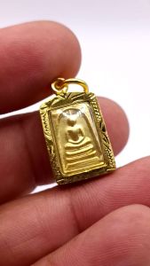 K895 พระสมเด็จ สมเด็จโต หลวงพ่อโต วัดระฆัง พิมพ์เล็ก เนื้อโลหะ ชุบทอง เลี่ยม กรอบทองไมครอน ขนาด 1.5x1 cm. วัตถุมงคล พร้อมส่ง