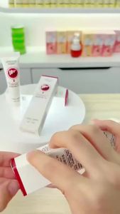 Jinshane Lip Serum Jinshane Dark Lip Treatment Jinshane Lip Balm Jinshane Lip Brightening Pink Lip Vitamin E Lip Essence Remove Dark Lips Moisturizer for Dry Lips Lighten Lip Lines (1pc)