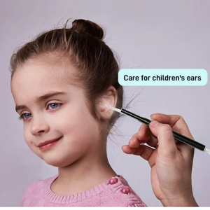 Visible Ear Picking Artifact With Light