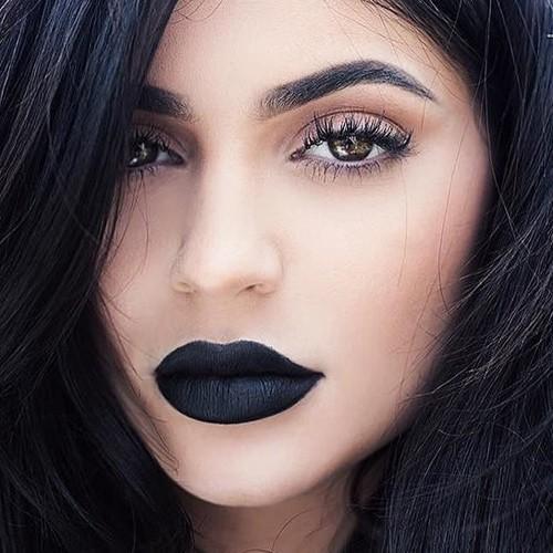 Black matte online lipstick