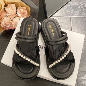 LKShoes งานมาใหม่พร้อมส่งมาก รองเท้าแตะสไตล์เกาหลี งานเกาหลีต้องยกให้รุ่นนี้เลยคุณน้า งานสายไขว้ทรงดี ดีเทลประดับมุกที่สายคือติดแกลมมาก มีให้เลือกด้วยกัน 2 สี ใครยังไม่มี สั่งโลดดด