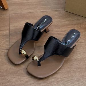 [Free Shipping] Womens mid-heel sandals for outdoor wear summer 2026 new high-heeled flip-flops that dont tire the feet