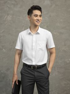 Áo sơ mi ngắn tay Aristino ASSR16 trắng tinh có túi tà bằng co giãn nhẹ