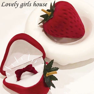 [ Lovely girls house ]โบว์แหวนสร้างสรรค์สตรอเบอร์รี่กล่องเก็บเครื่องประดับกล่องรูปทรงผลไม้น่ารัก