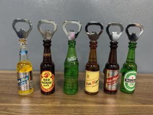 Luckylkh 3pcs  Miniature Beer Bottle Bottle Openers with Brand Labels