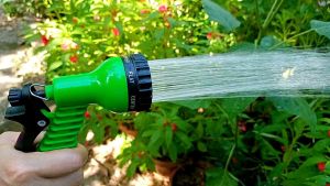 Varnish Supply สายยางเกลียวยืดหด พร้อมหัวฉีดน้ำ 7 รูปแบบ