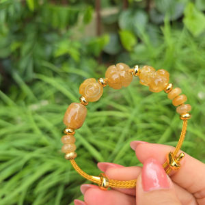 Q2207 Vòng lu thống ngũ điếu cỏ 4 lá tỳ hưu túi tiền Thạch Anh Tóc Vàng cho Thổ và Kim - Phong Thuỷ TUDO P