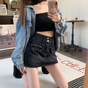 Lucky stars กระโปรงยีนส์เอวสูง รัดรูป2กระดุม มีซับในกางเกง กระเป๋าด้านข้างแต่งรุ่ย วินเทจ เก็บทรงสวยมาก