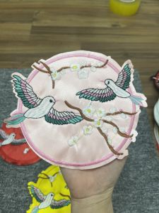 Miếng Sticker Thêu Ủi tròn chim gắn ao cách tân  áo dài