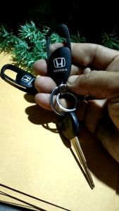 🔥 New Super Black Honda พวงกุญแจรุ่นคลาสสิค กะทัดรัดบางเฉียบ ดีไซน์สวยงาม เกี่ยวง่ายกระชับมือ วัสดุสวยงามแข็งแรง ใช้ทนใช้ดี
