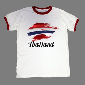 Smilelovely เสื้อยืดสไตล์วินเทจ แถบแขนคอกุ้นสี งานสกรีนลาย ธงชาติไทย Thailand  ลงบนเนื้อผ้าคอทต้อนแท้ เนื้อนุ้มๆ ใส่ไม่ย้วย ใส่ได้ทุกโอกาส คอกลม ใส่ได้ทั้งชายและหญิงเสื้อยืดคอกลม