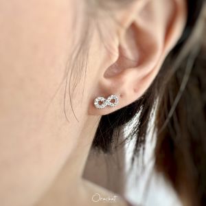 Tiny infinity 14k earrings. (ต่างหูแบบติดหู งานชุบทองคำขาว เพชร CZ)