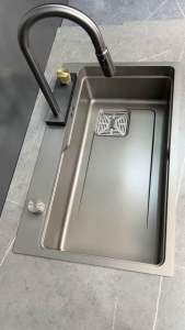 Bồn rửa chén bát hot 2022 vòi rửa chỉnh nhiệt 4 chế độ rửa kèm các phụ kiện inox 304 phủ nano xám khói Vihan