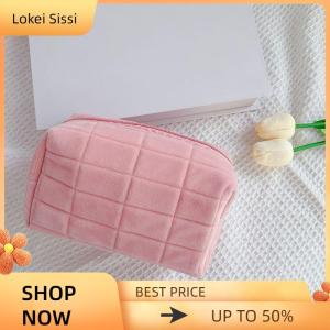 Lokei กระเป๋าเครื่องสำอางขนเฟอร์น่ารักสำหรับผู้หญิงกระเป๋าเครื่องสำอางสีทึบขนาดใหญ่มีซิปกระเป๋าใส่เครื่องสำอางเวลาเดินทางกระเป๋าใส่ของใช้ในห้องน้ำกระเป๋าใส่ปากกาตุ๊กตา