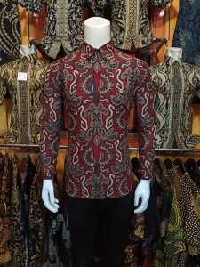 Kemeja Batik Slimfit Pria: Tips & Trik Memilih Batik Lengan Panjang Modern Mewah