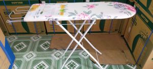 [HCM]Bàn để ủi quần áo ( điều chỉnh độ cao ) Họa Tiết Ngẫu Nhiên